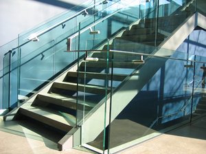 escadaria de vidro moderno